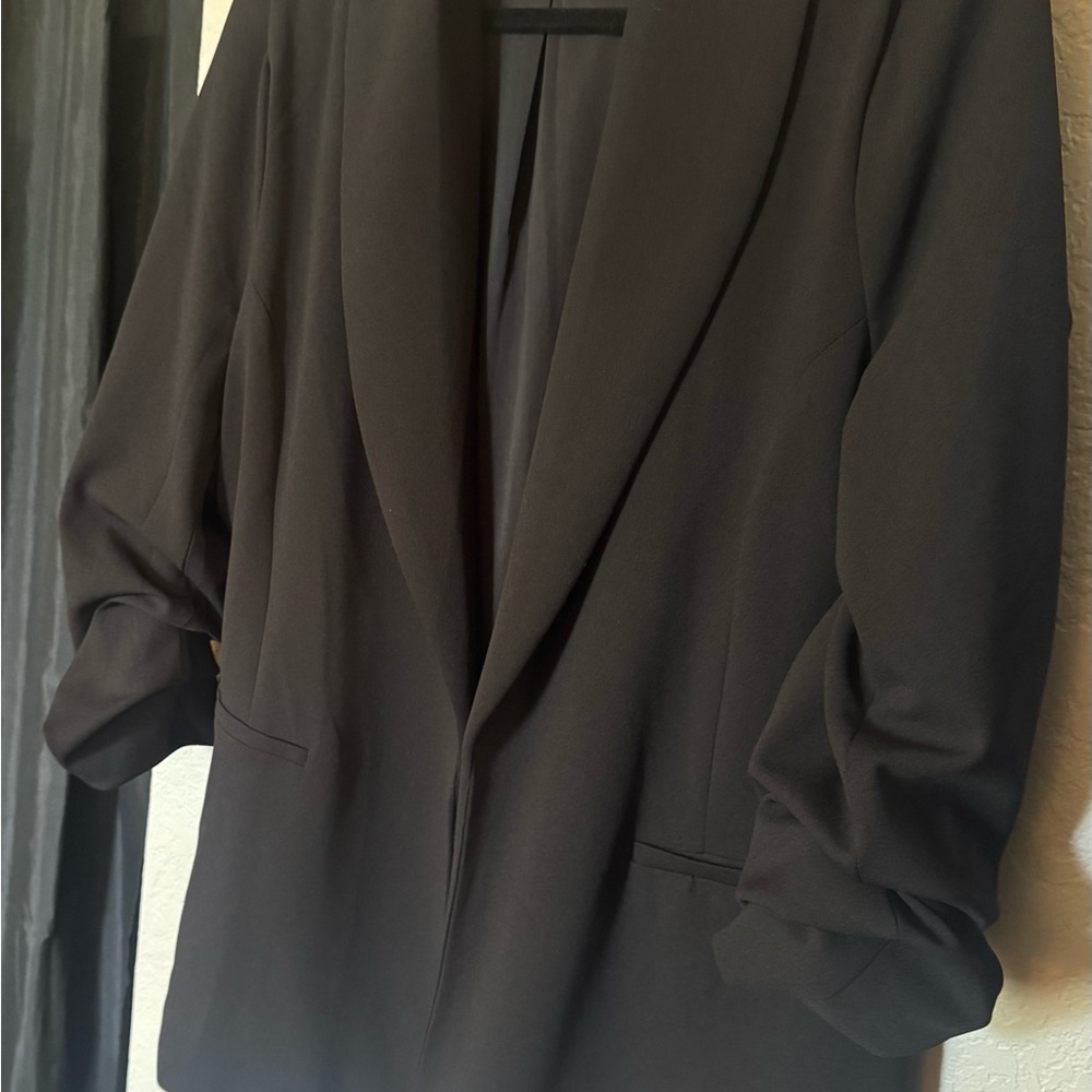 Dakota Blue Elegant Black Blazer